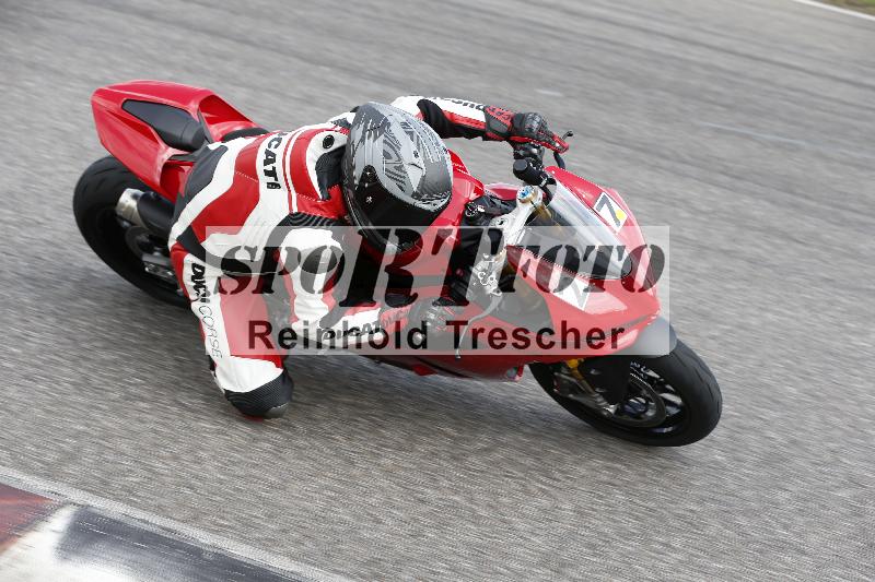 /Archiv-2025/09 22.04.2025 Cornu Master School ADR/rot-rouge/27